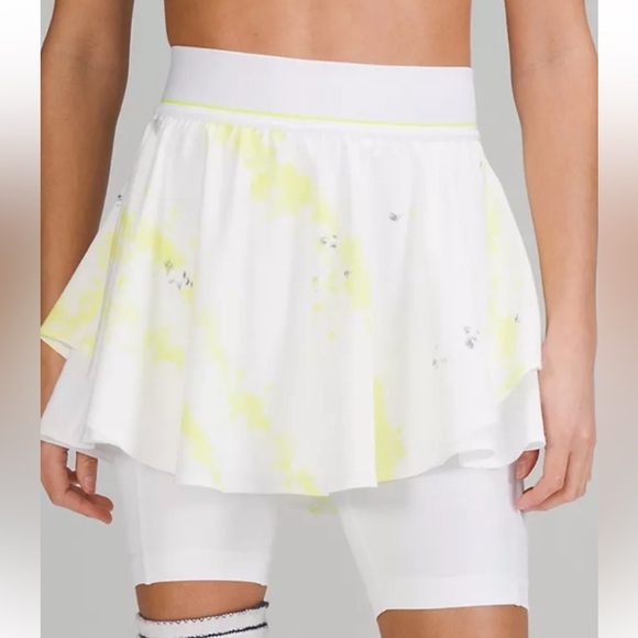 lululemon athletica Dresses & Skirts - Lululemon Court Rival HR Skirt Extended Liner Cross Court Wash Lemon White Sz 4